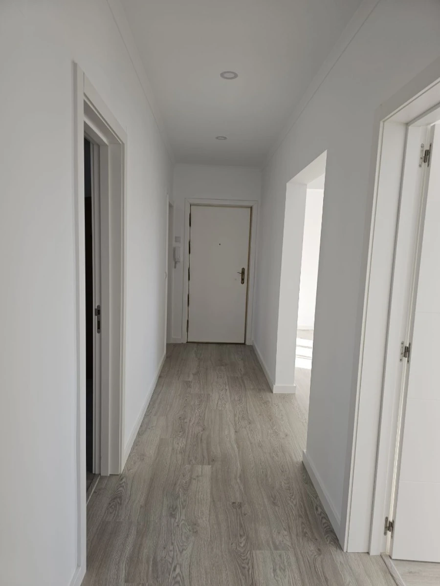 Apartamento T3 para Venda em Almada, Cova da Piedade, Pragal e Cacilhas Foto 27