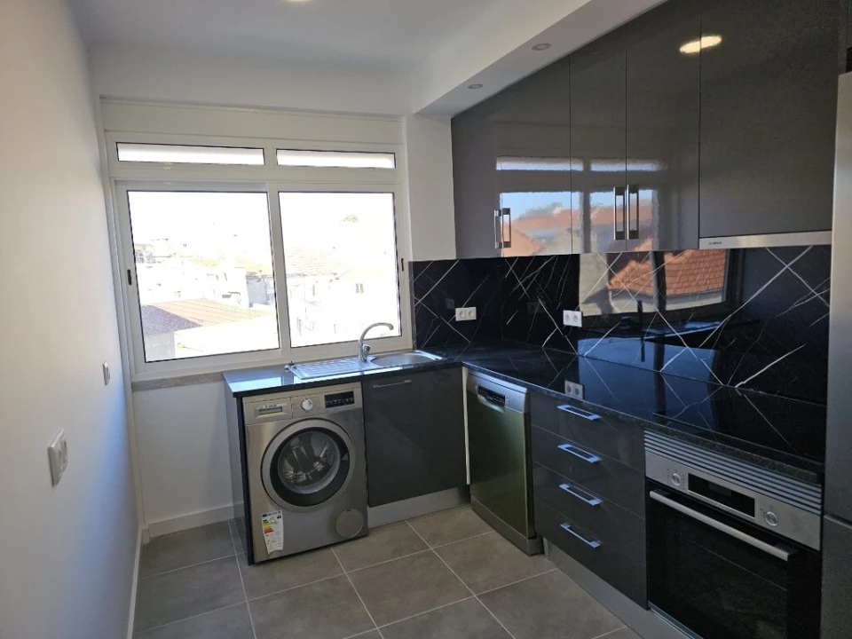Apartamento T3 para Venda em Almada, Cova da Piedade, Pragal e Cacilhas Foto 35