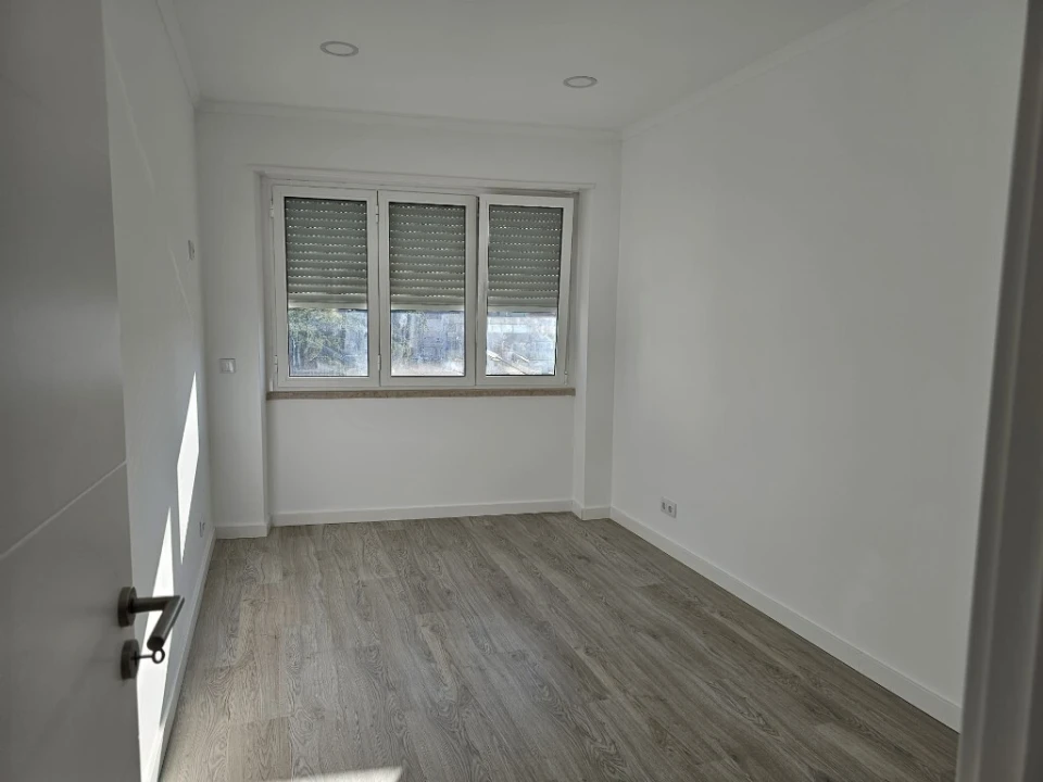 Apartamento T3 para Venda em Almada, Cova da Piedade, Pragal e Cacilhas Foto 13