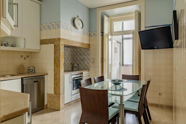 Apartamento T4 para Venda em Santo António Foto 7