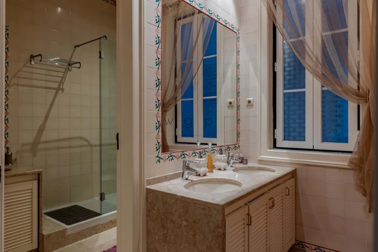 Apartamento T4 para Venda em Santo António Foto 30