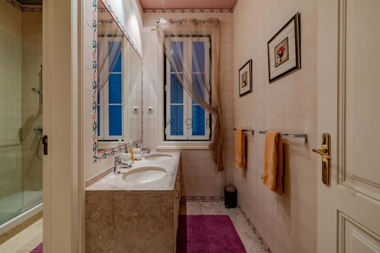 Apartamento T4 para Venda em Santo António Foto 29