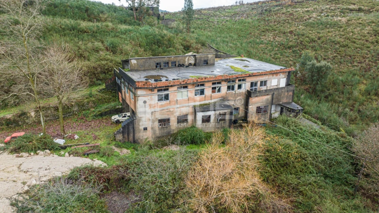 Armazém para Venda em Basto (São Clemente) Foto 2