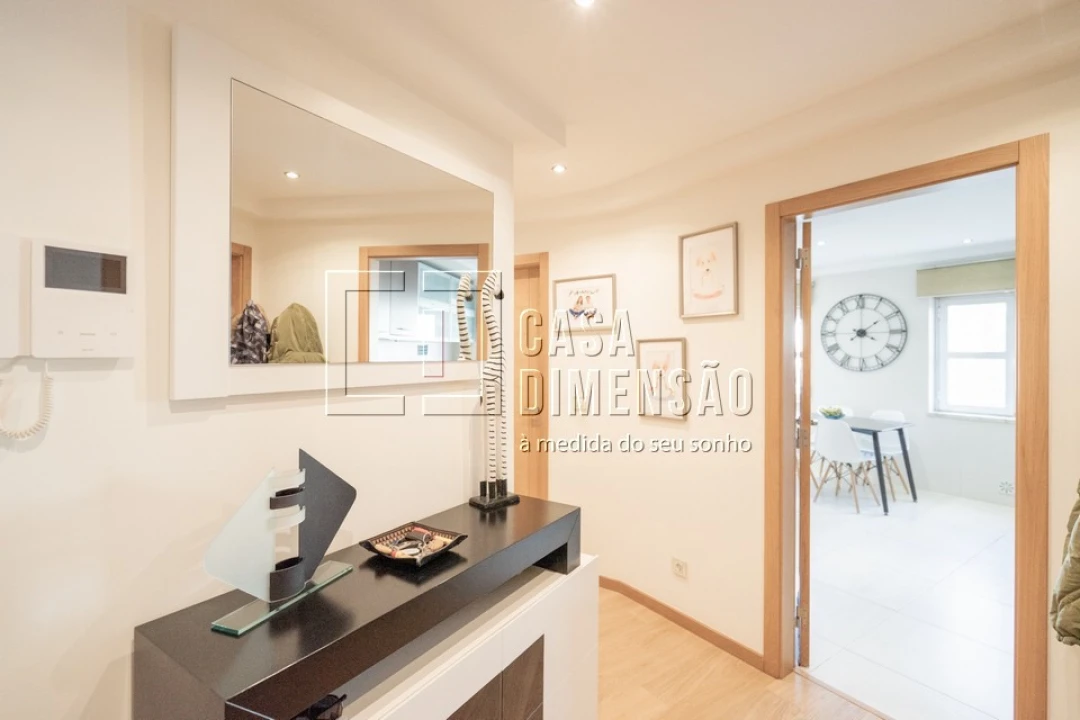 Apartamento T2 para Venda em Carnaxide e Queijas Foto 2