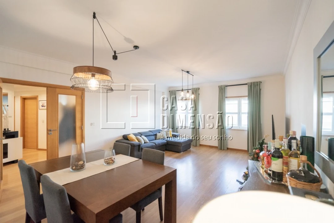 Apartamento T2 para Venda em Carnaxide e Queijas Foto 10