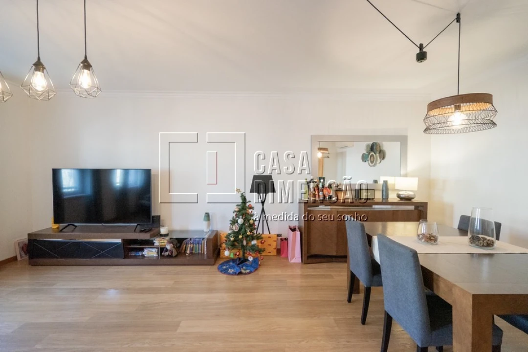 Apartamento T2 para Venda em Carnaxide e Queijas Foto 16