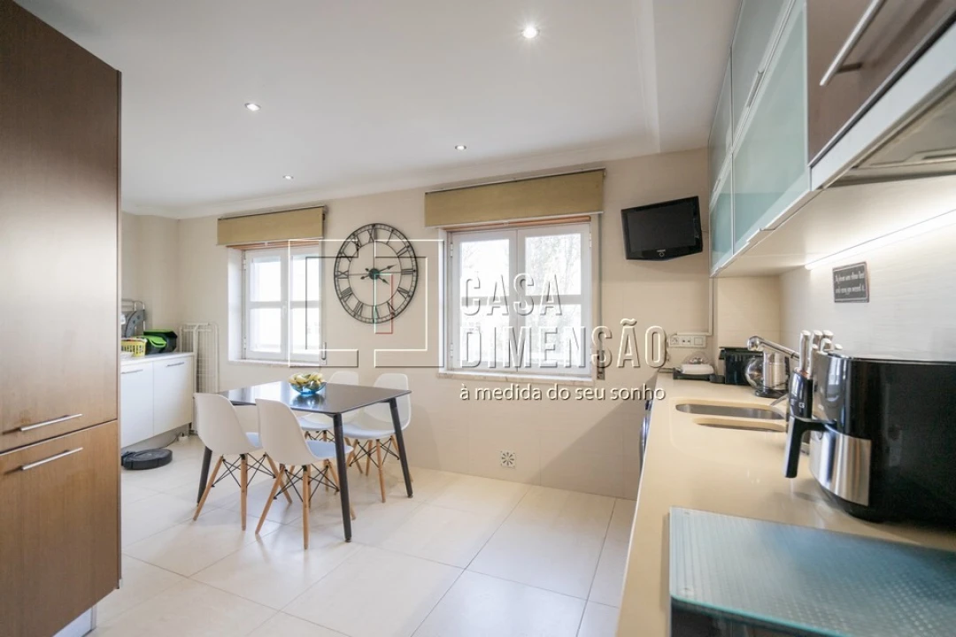 Apartamento T2 para Venda em Carnaxide e Queijas Foto 20