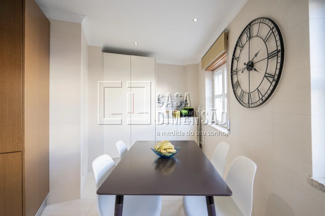 Apartamento T2 para Venda em Carnaxide e Queijas Foto 25