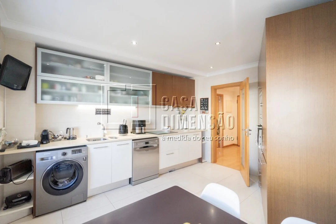 Apartamento T2 para Venda em Carnaxide e Queijas Foto 27