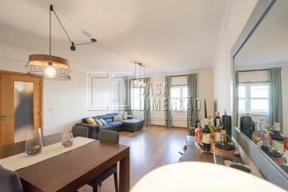Apartamento T2 para Venda em Carnaxide e Queijas
