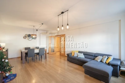 Apartamento T2 para Venda em Carnaxide e Queijas