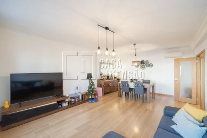 Apartamento T2 para Venda em Carnaxide e Queijas
