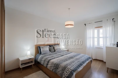 Apartamento T2 para Venda em Carnaxide e Queijas