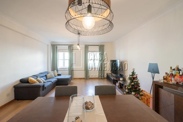 Apartamento T2 para Venda em Carnaxide e Queijas Foto 7