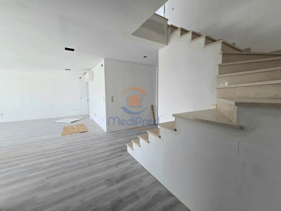 Apartamento T5 para Venda em Montijo e Afonsoeiro Foto 1