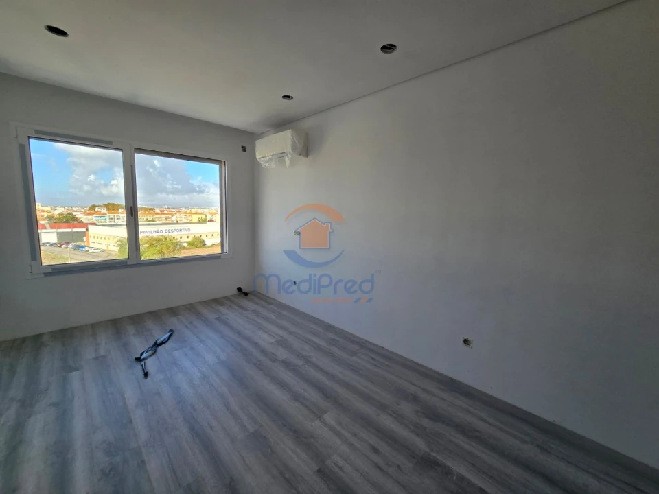 Apartamento T5 para Venda em Montijo e Afonsoeiro Foto 24