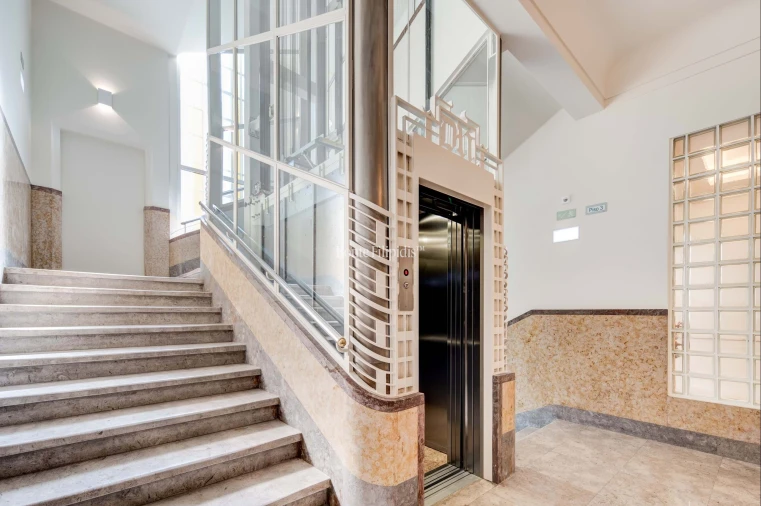 Apartamento T2 para Venda em Santo António Foto 29