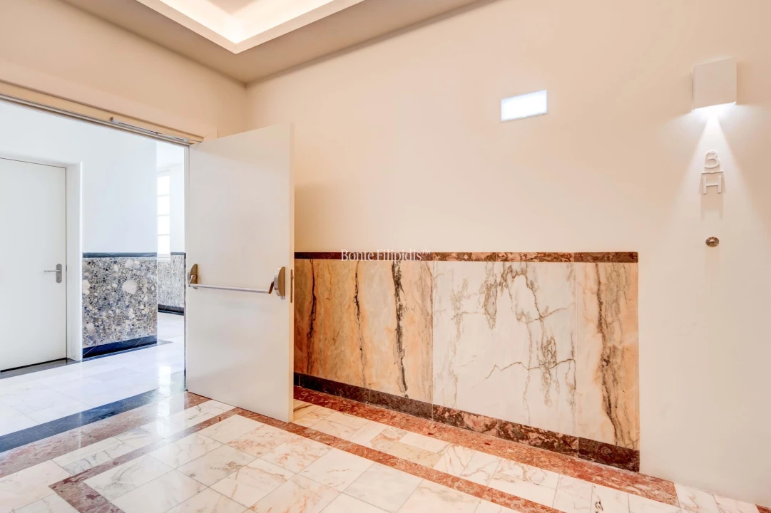 Apartamento T2 para Venda em Santo António Foto 31