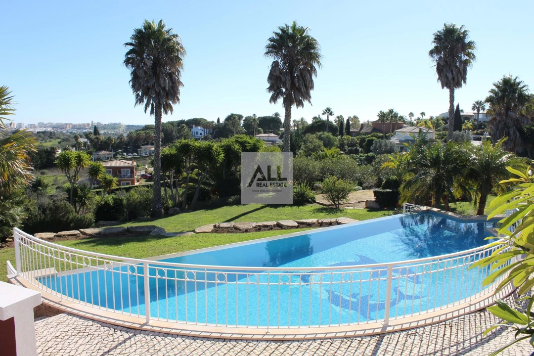 Moradia T3 para Venda em Lagos (São Sebastião e Santa Maria) Foto 1