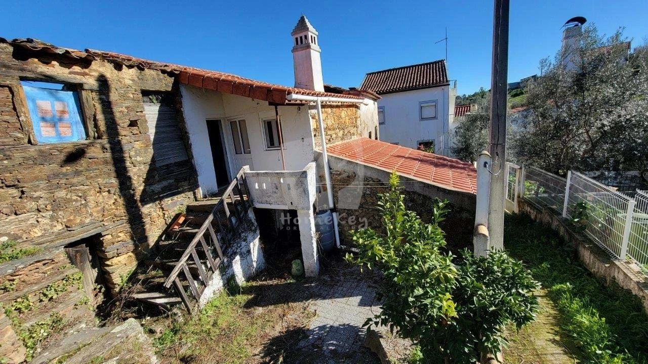 Moradia T1 para Venda em Sobreira Formosa e Alvito da Beira Foto 3