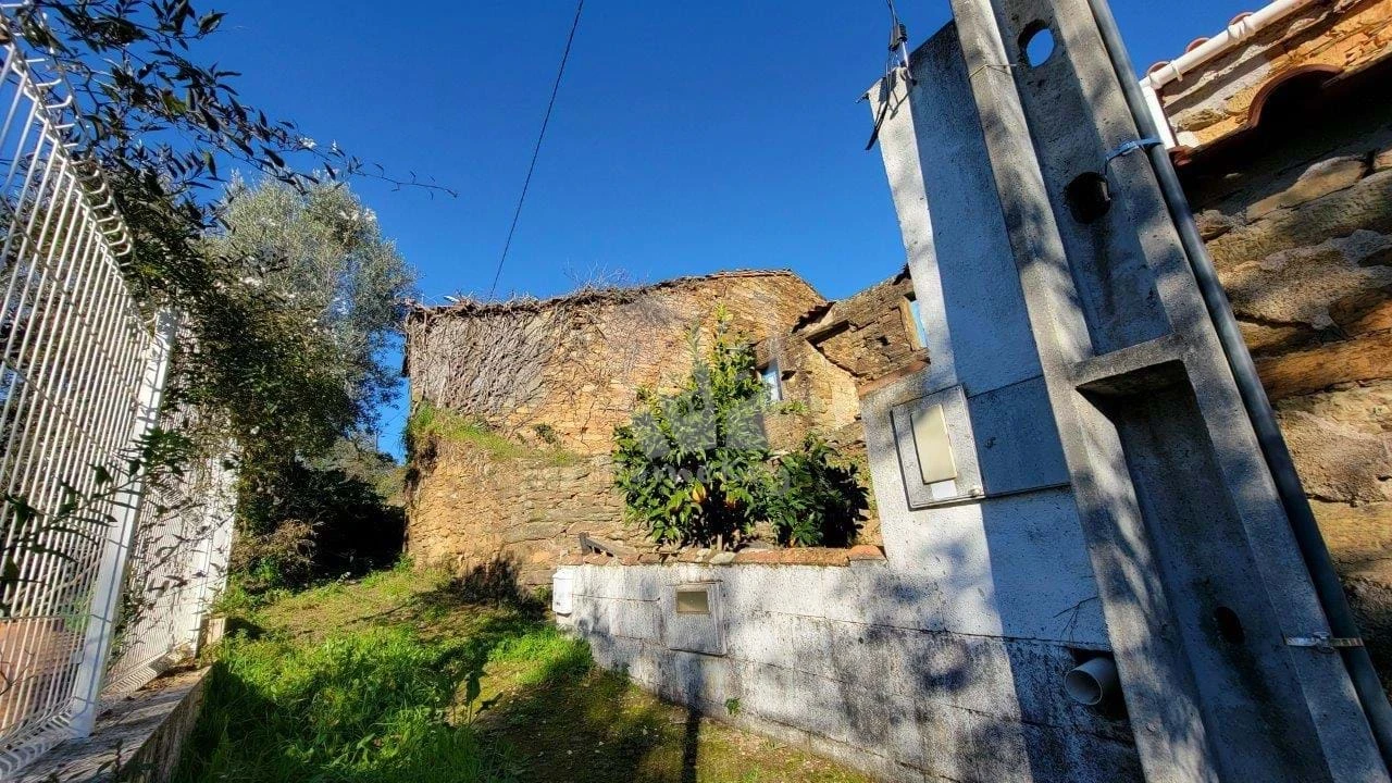 Moradia T1 para Venda em Sobreira Formosa e Alvito da Beira Foto 25