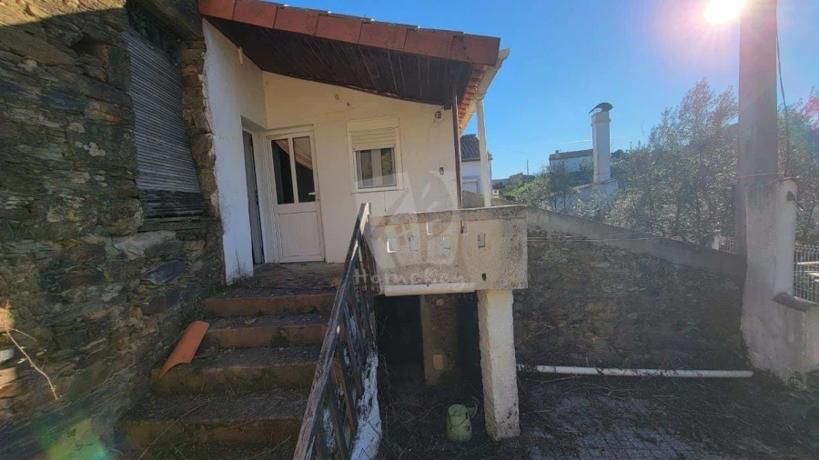Moradia T1 para Venda em Sobreira Formosa e Alvito da Beira Foto 2
