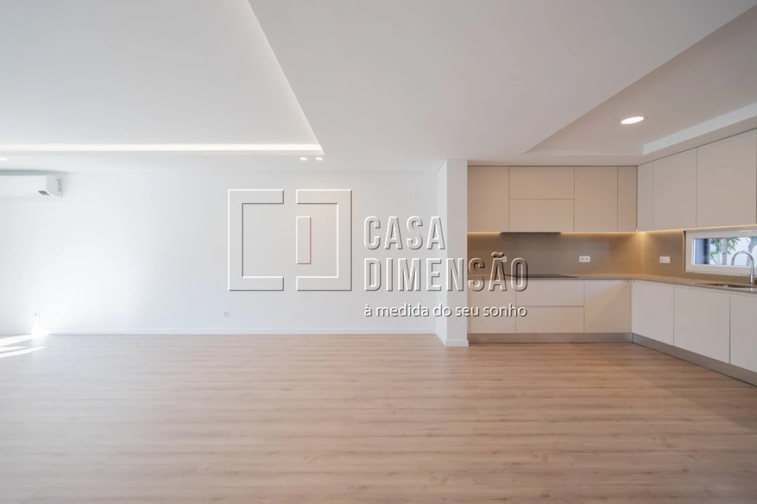 Moradia T4 para Venda em Charneca de Caparica e Sobreda Foto 4