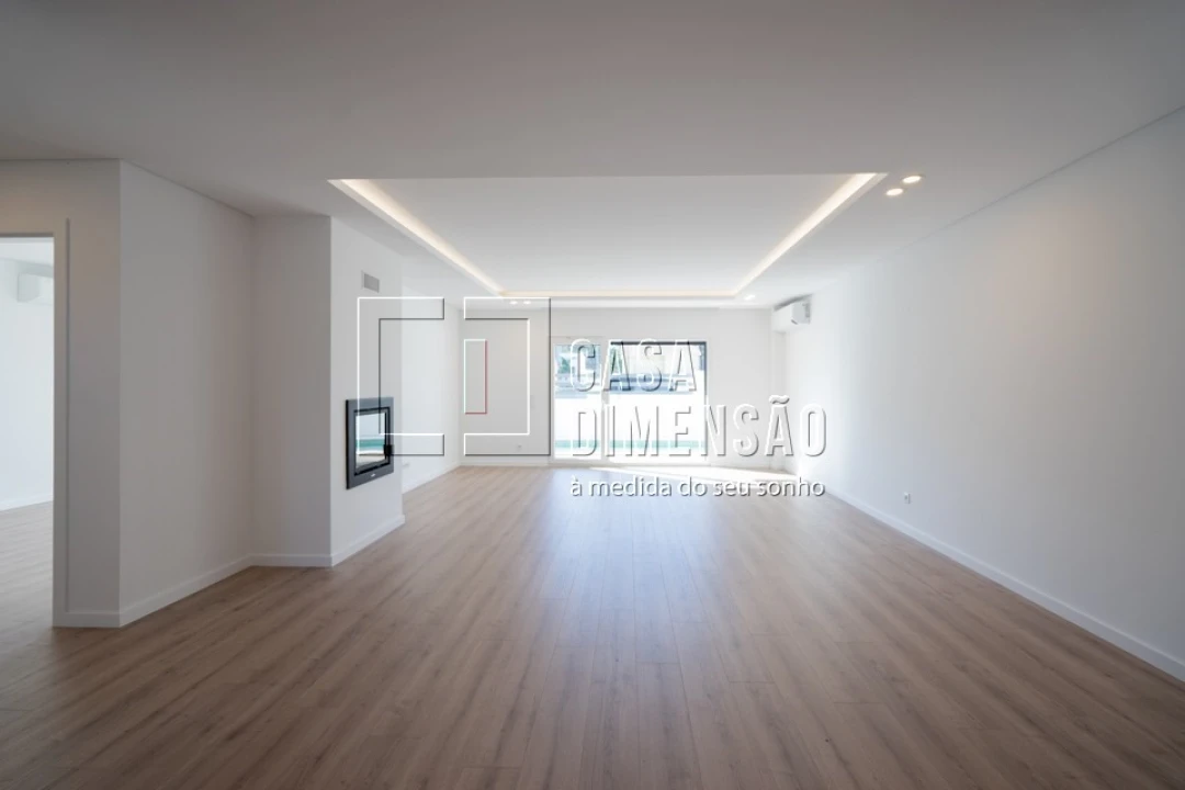 Moradia T4 para Venda em Charneca de Caparica e Sobreda Foto 5
