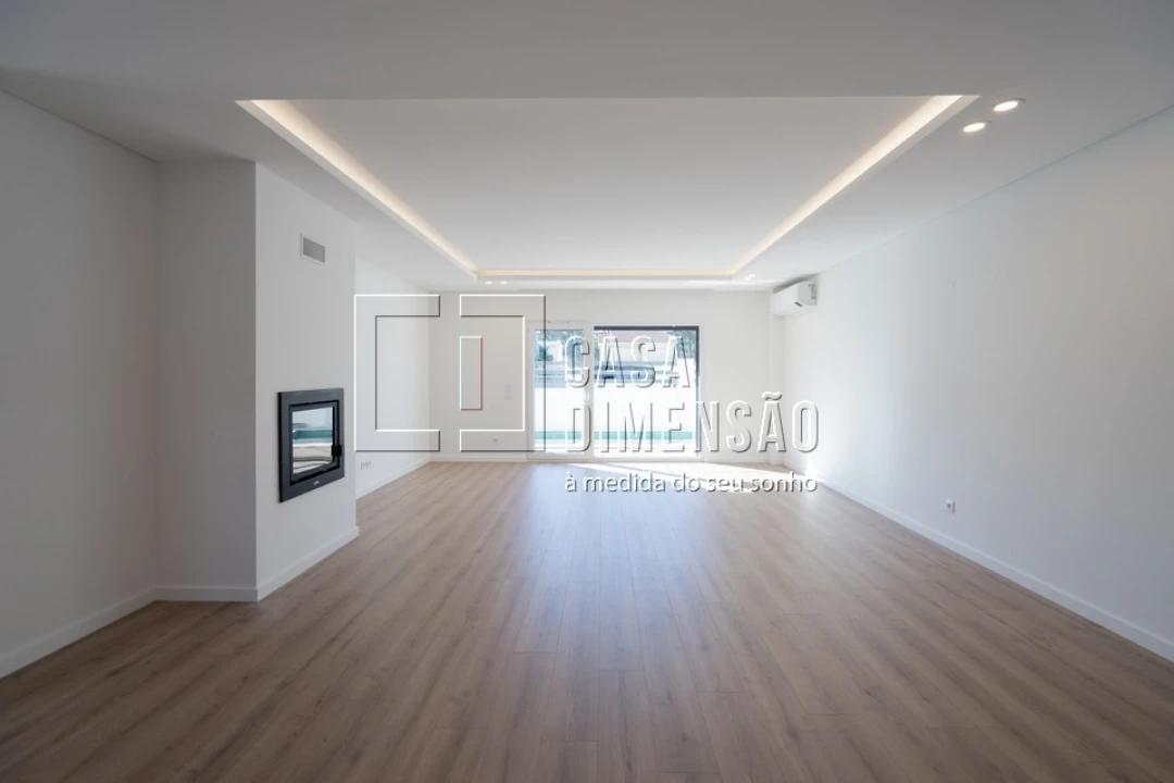 Moradia T4 para Venda em Charneca de Caparica e Sobreda Foto 6