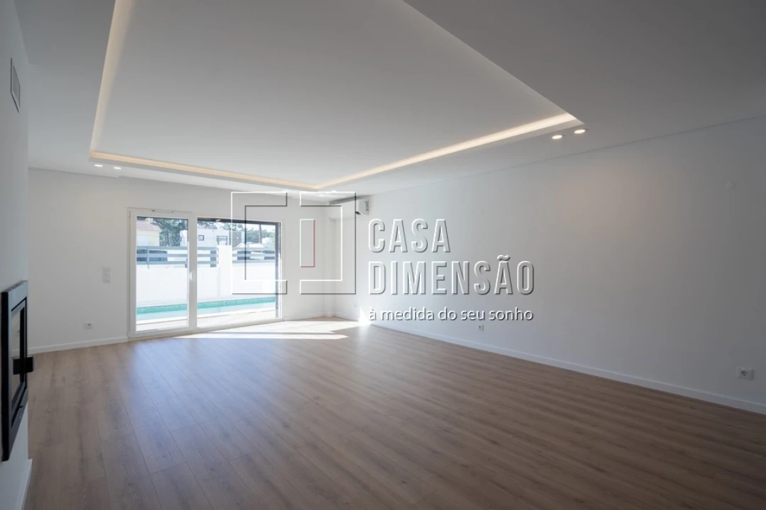 Moradia T4 para Venda em Charneca de Caparica e Sobreda Foto 8