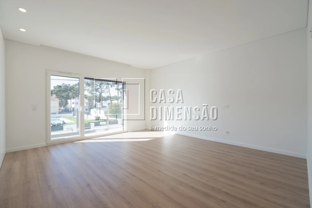 Moradia T4 para Venda em Charneca de Caparica e Sobreda Foto 35