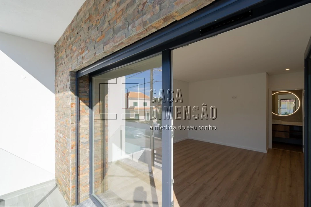 Moradia T4 para Venda em Charneca de Caparica e Sobreda Foto 48