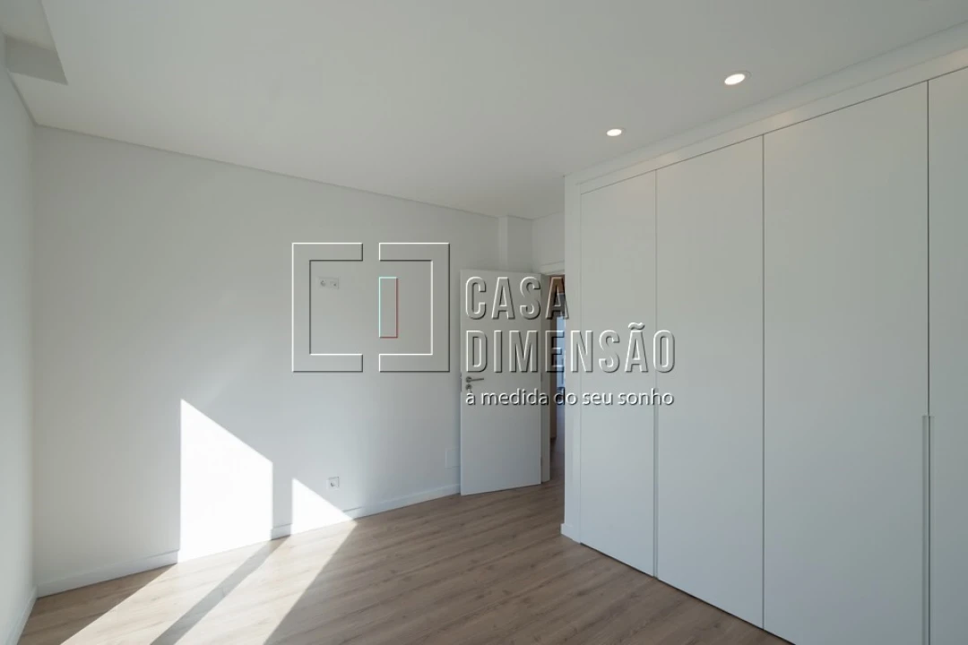 Moradia T4 para Venda em Charneca de Caparica e Sobreda Foto 54