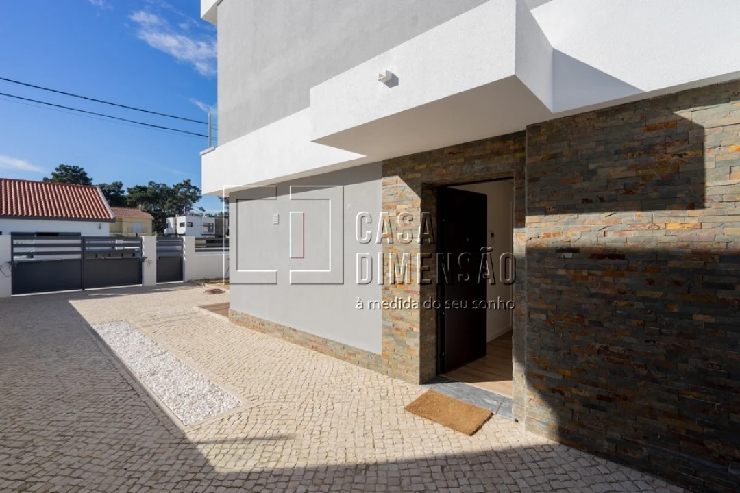 Moradia T4 para Venda em Charneca de Caparica e Sobreda Foto 70