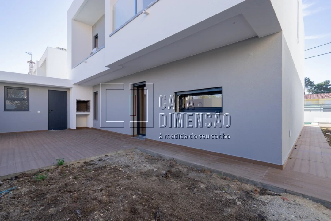 Moradia T4 para Venda em Charneca de Caparica e Sobreda Foto 85