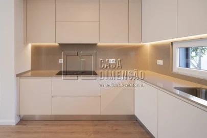 Moradia T4 para Venda em Charneca de Caparica e Sobreda