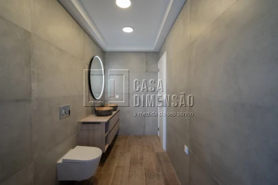 Moradia T4 para Venda em Charneca de Caparica e Sobreda