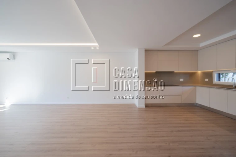 Moradia T4 para Venda em Charneca de Caparica e Sobreda Foto 3