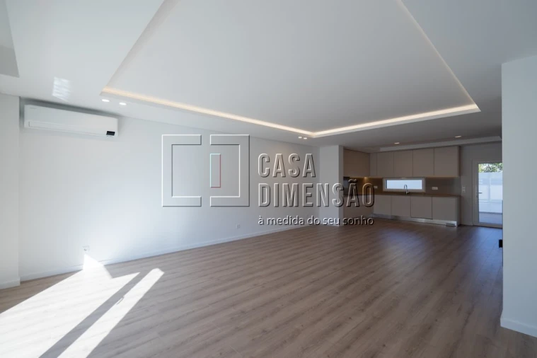 Moradia T4 para Venda em Charneca de Caparica e Sobreda Foto 17
