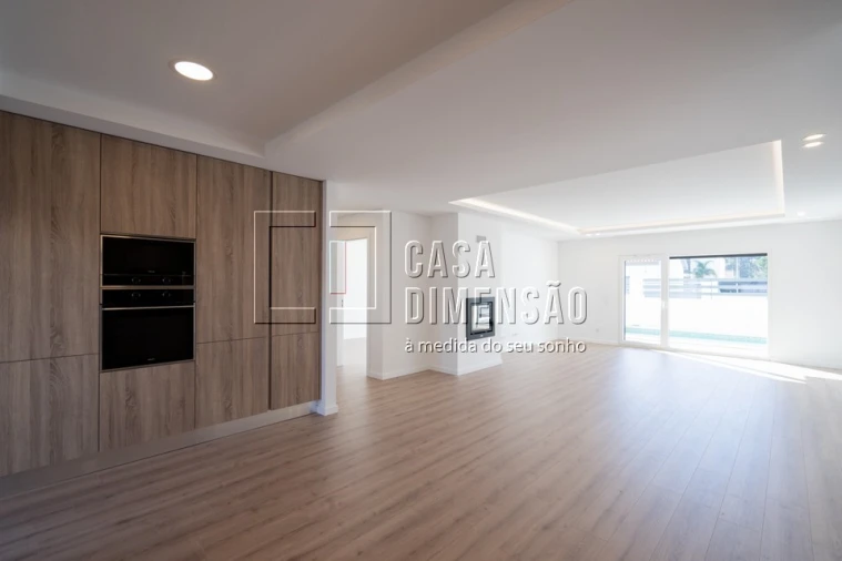 Moradia T4 para Venda em Charneca de Caparica e Sobreda Foto 26