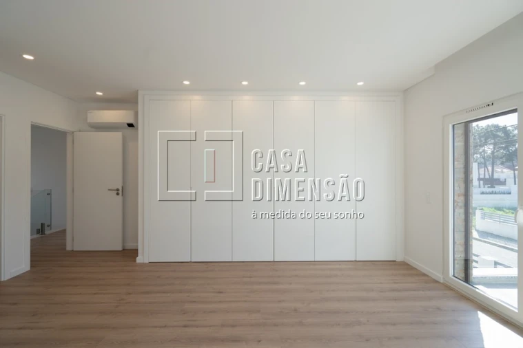 Moradia T4 para Venda em Charneca de Caparica e Sobreda Foto 38