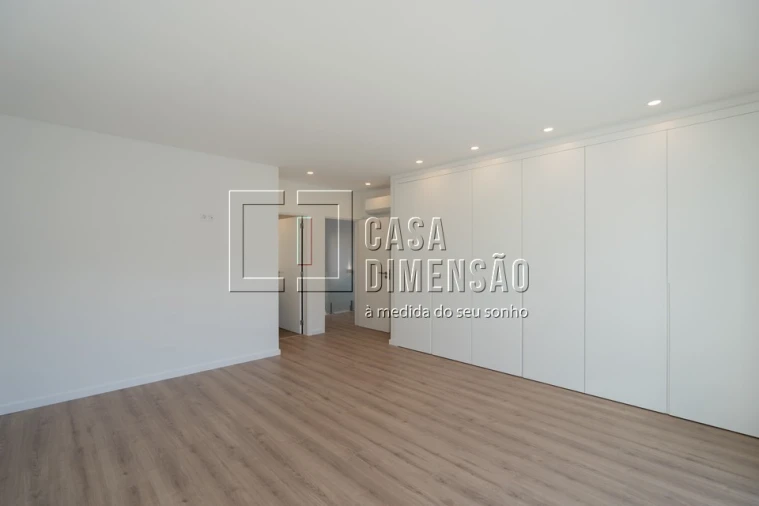 Moradia T4 para Venda em Charneca de Caparica e Sobreda Foto 40