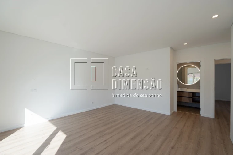 Moradia T4 para Venda em Charneca de Caparica e Sobreda Foto 41