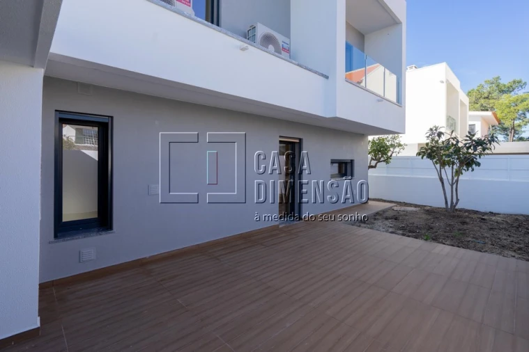 Moradia T4 para Venda em Charneca de Caparica e Sobreda Foto 87