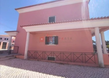 Moradia T7 para Venda em Rio de Mouro