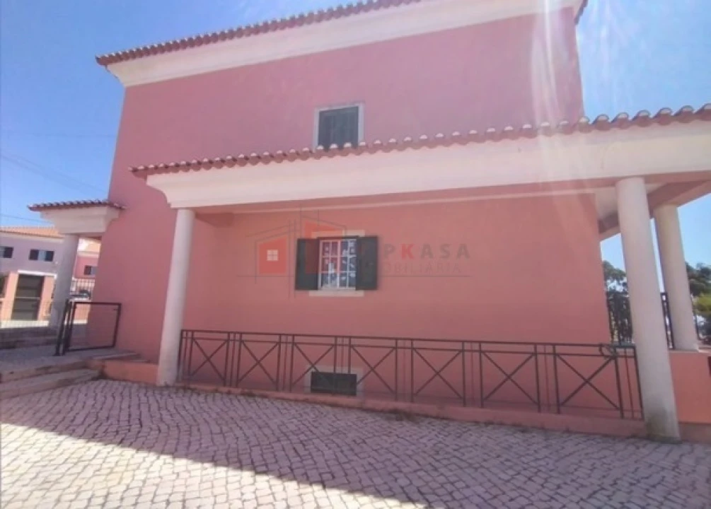 Moradia T7 para Venda em Rio de Mouro Foto 6