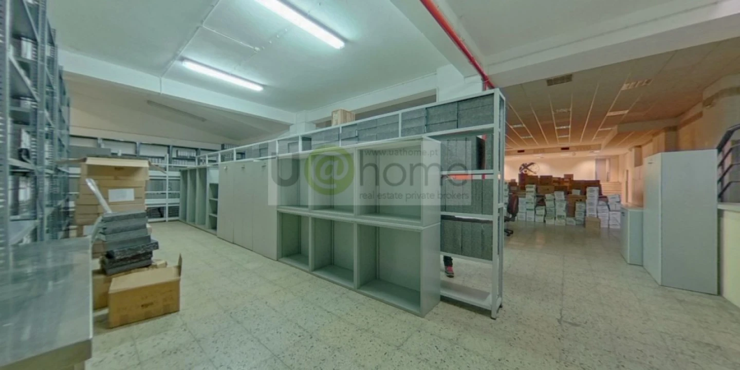 Loja para Arrendamento em Lumiar Foto 6