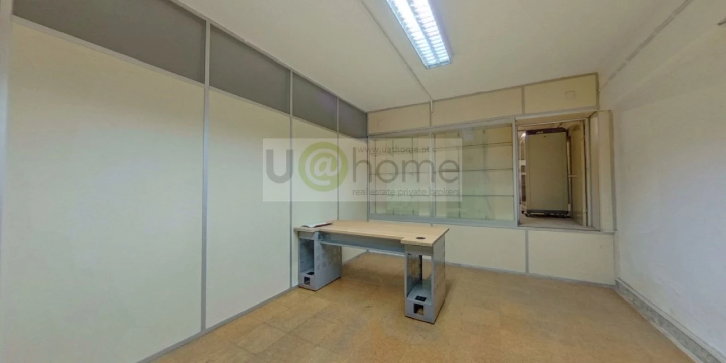 Loja para Arrendamento em Lumiar Foto 11