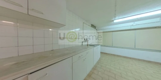 Loja para Arrendamento em Lumiar