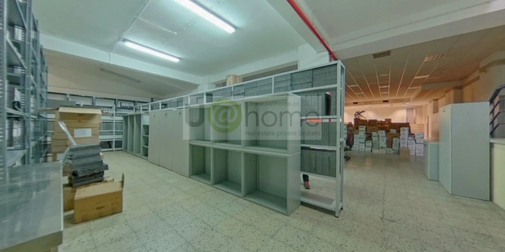 Loja para Arrendamento em Lumiar Foto 6